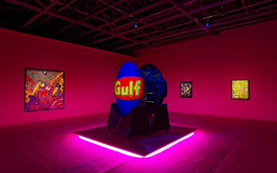 découvrez la bourse de commerce, écrin moderne abritant la prestigieuse collection pinault à paris. un lieu unique où art contemporain et architecture historique se rencontrent au cœur de la capitale.