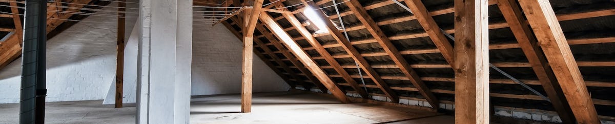 découvrez tout ce qu'il faut savoir sur le coût d'aménagement des combles : tarifs moyens, facteurs de prix, conseils pour optimiser votre budget et réussir votre projet de transformation de grenier.