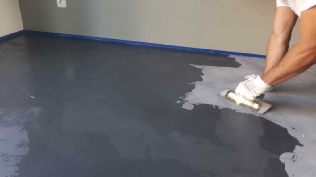 découvrez le coût du béton ciré pour vos sols : prix au m², facteurs influençant le tarif, conseils pour bien budgéter votre projet de sol en béton ciré.