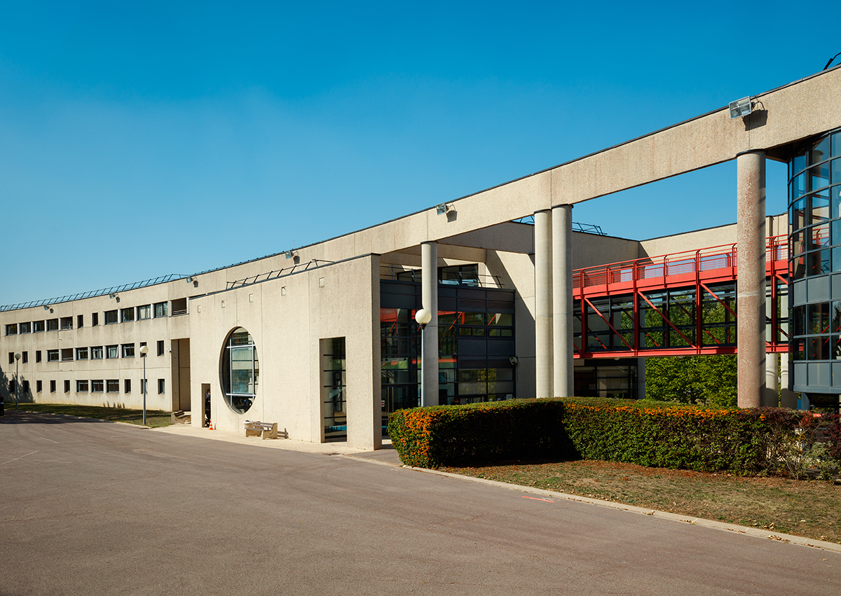 découvrez nos formations dans le secteur du bâtiment : perfectionnez vos compétences, obtenez des certifications reconnues et boostez votre carrière dans la construction ou la rénovation.