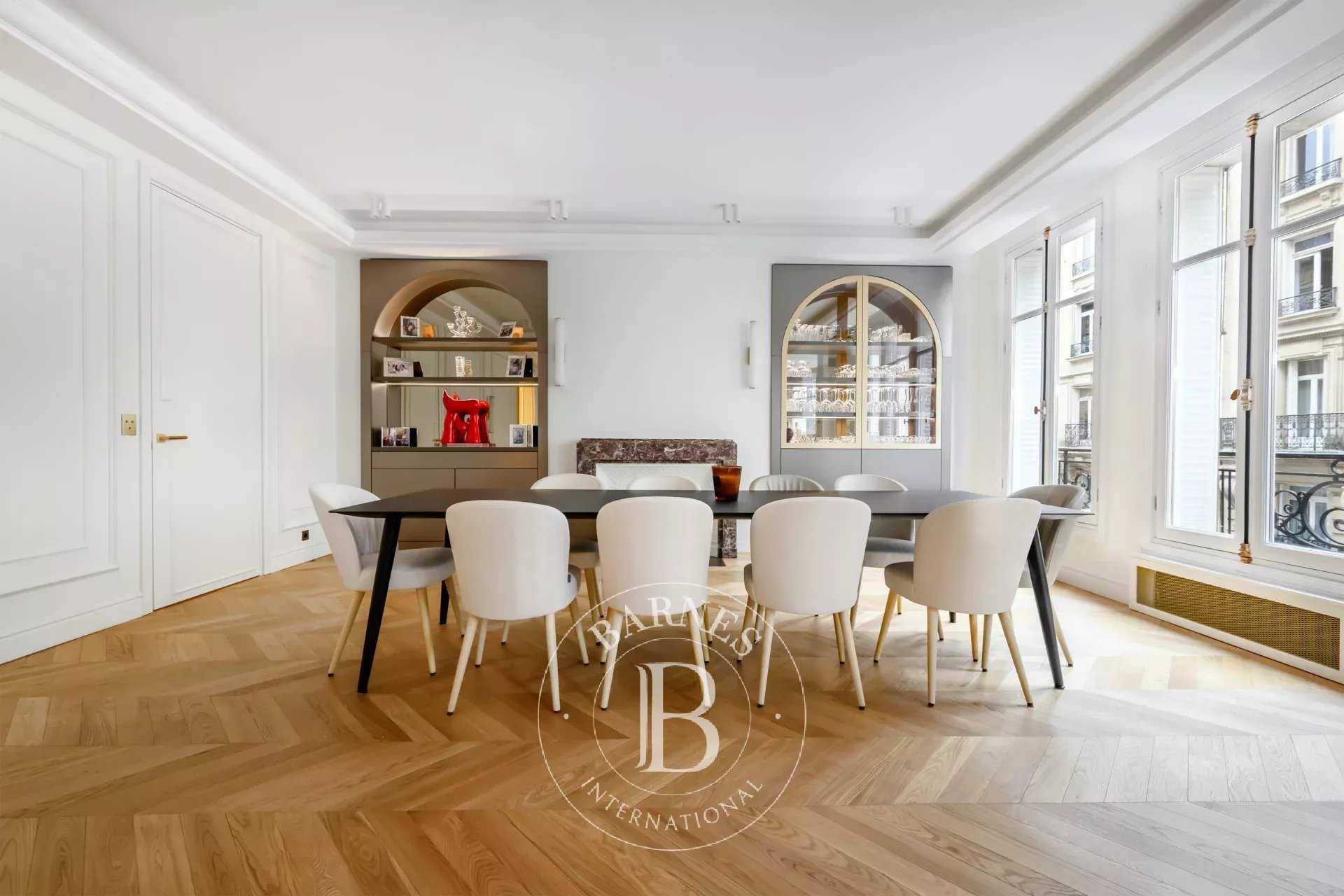 découvrez des conseils pratiques pour optimiser la valeur et la rentabilité de votre bien immobilier situé à paris 8 : astuces, expertises et stratégies personnalisées.
