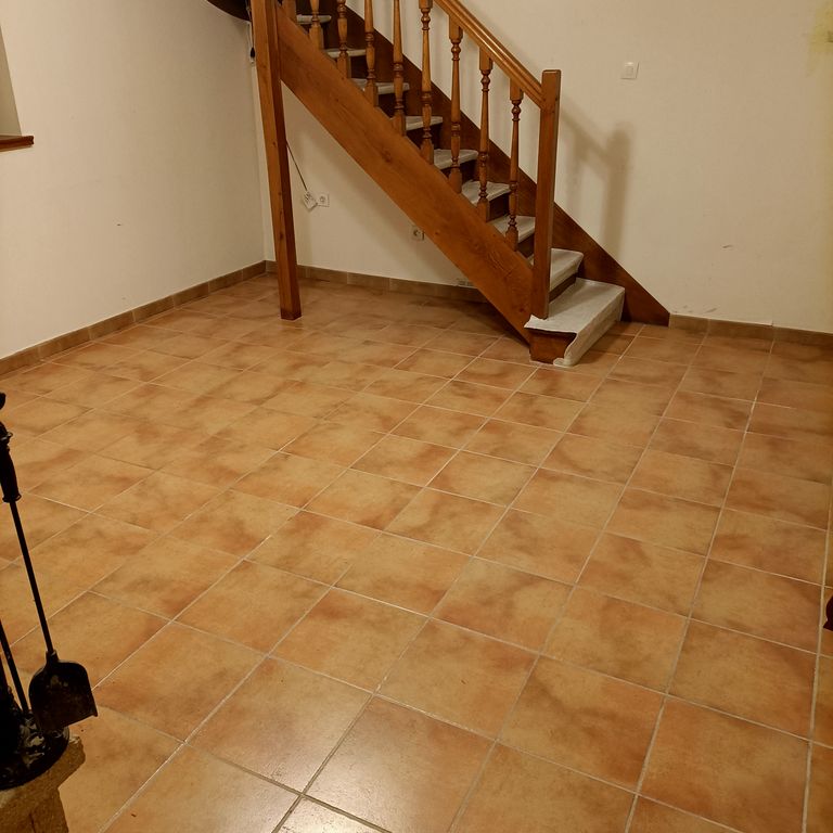 découvrez le prix du carrelage au m², des conseils pour estimer votre budget, les facteurs qui influencent le tarif et les astuces pour bien choisir votre carrelage selon vos besoins et votre style.