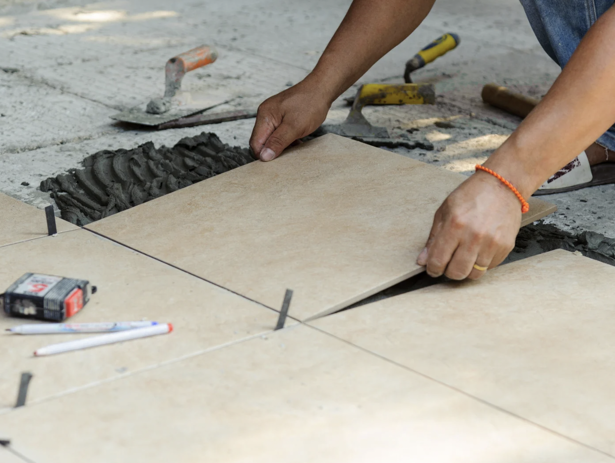 découvrez le prix du carrelage au m², les différents types, gammes et conseils pour bien choisir votre carrelage selon votre budget et vos besoins.