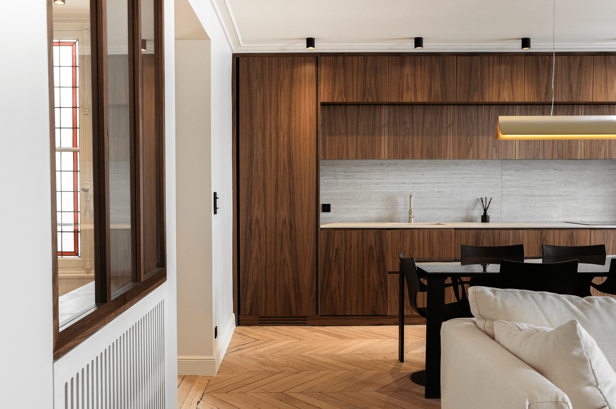 confiez la rénovation de votre appartement à paris à des professionnels expérimentés. conseils personnalisés, devis gratuits et résultats sur-mesure pour tous vos projets de rénovation intérieure.