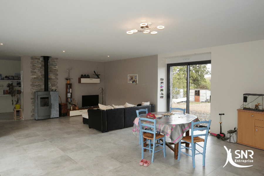 confiez votre rénovation intérieure à des experts qualifiés pour un résultat sur-mesure, de qualité et conforme à vos attentes. devis gratuit et accompagnement personnalisé.