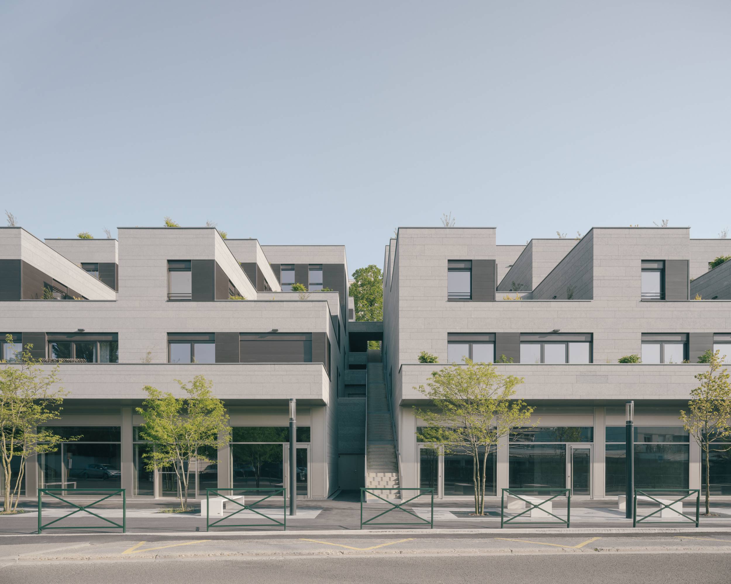 confiez votre rénovation locale à ville-d'avray à des experts qualifiés. bénéficiez de conseils personnalisés et d’un accompagnement complet pour tous vos projets de rénovation intérieure ou extérieure.