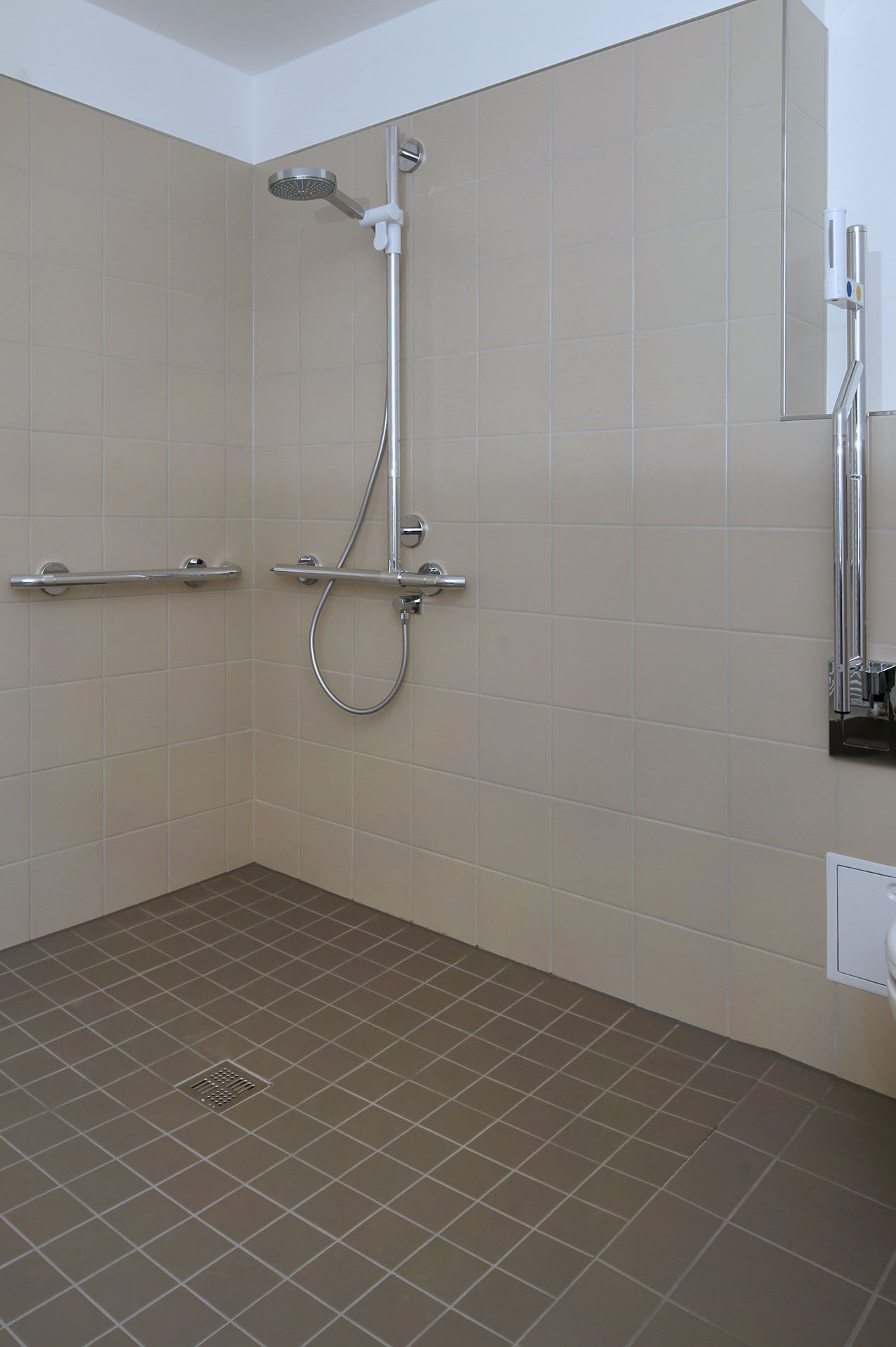 profitez de la tva réduite pour la rénovation de votre salle de bain à paris 75009. bénéficiez d’avantages fiscaux pour vos travaux avec des professionnels qualifiés. demandez votre devis gratuit !