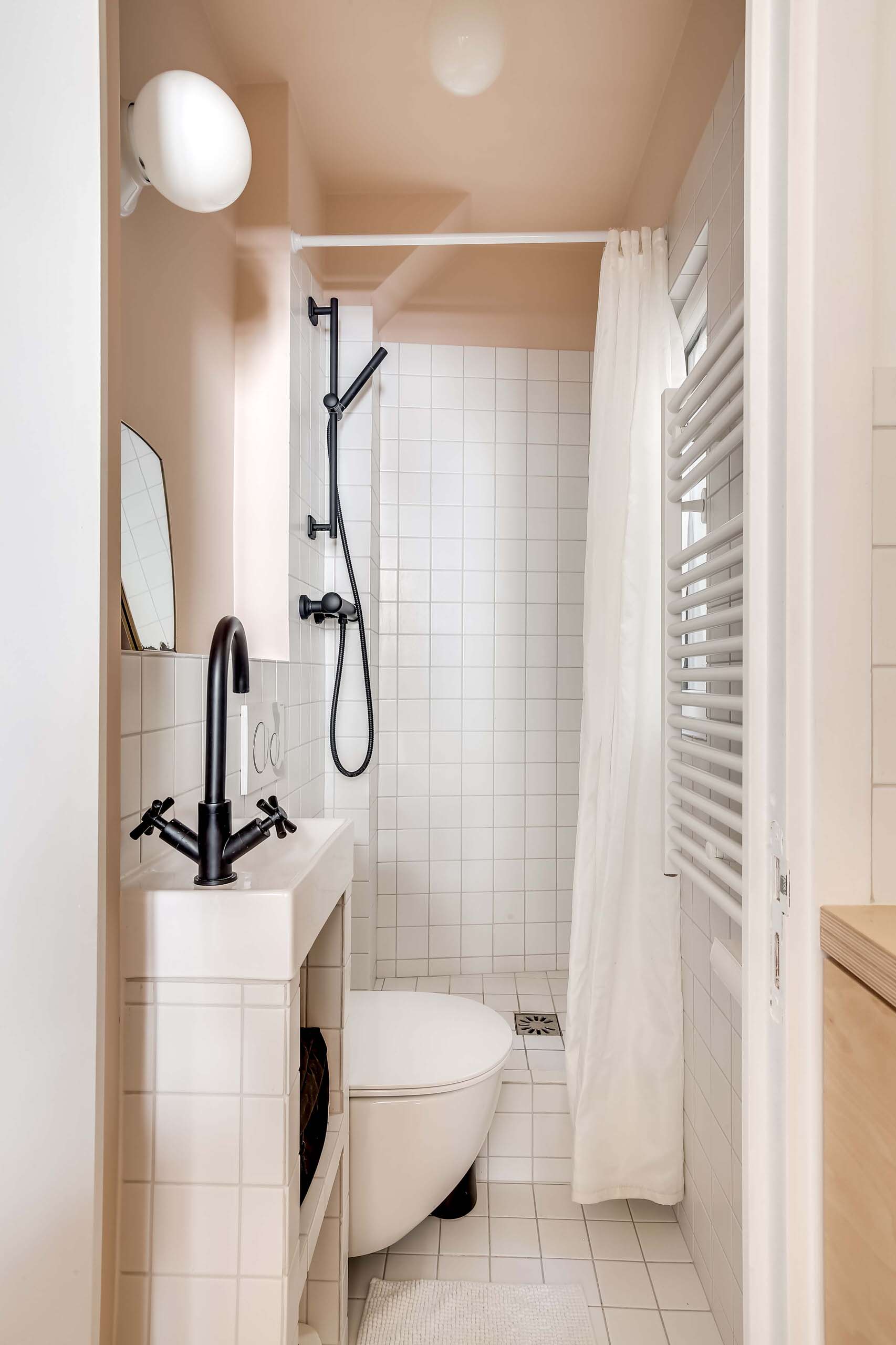 profitez de la tva réduite pour la rénovation de votre salle de bain à paris. découvrez les conditions et avantages pour réaliser vos travaux à moindre coût avec des professionnels qualifiés.