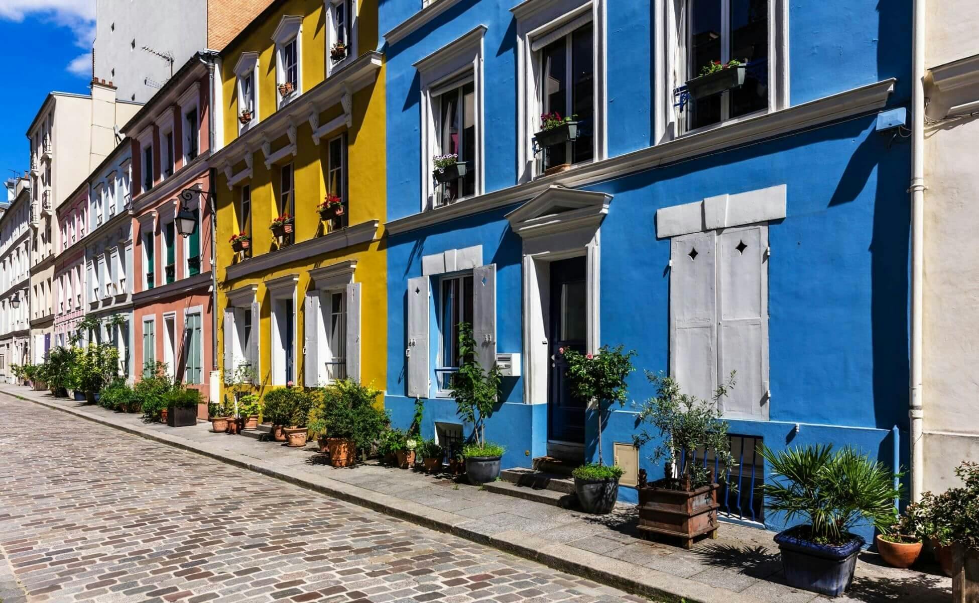 découvrez tout ce qu'il faut savoir sur le coût de la rénovation de façade de votre maison : conseils, prix moyens et facteurs influençant le budget.