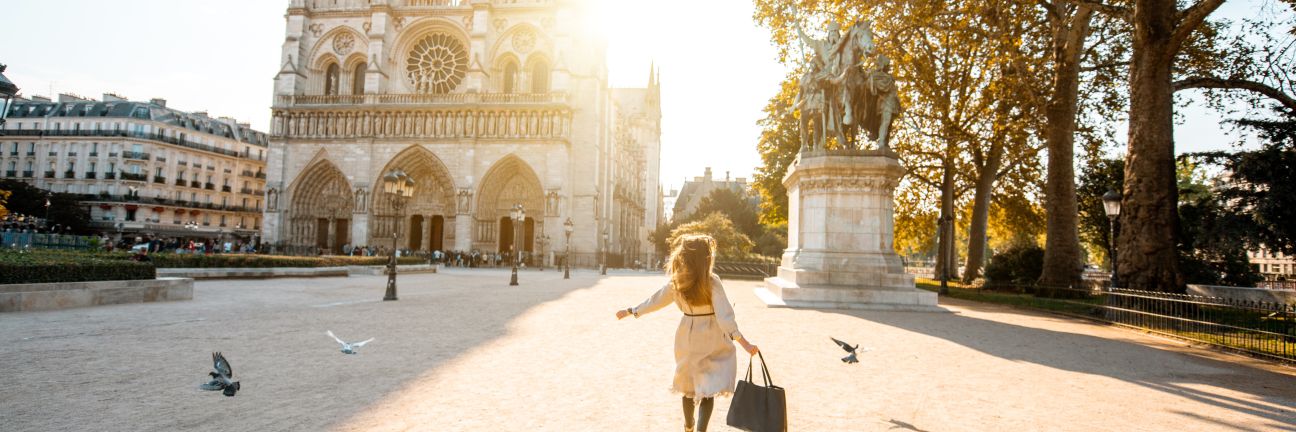 découvrez notre guide complet pour réussir vos projets de rénovation à paris et en île-de-france. conseils pratiques, artisans qualifiés et démarches administratives expliquées.