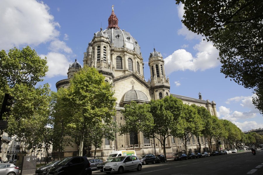 découvrez les projets de restauration des églises et fontaines à paris, mettant en valeur le patrimoine historique et architectural de la capitale.