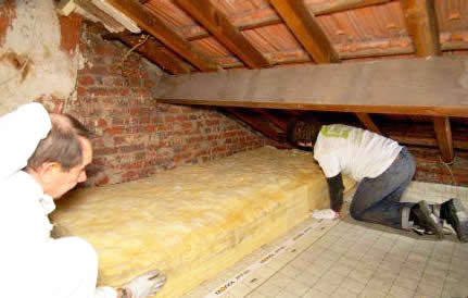 découvrez les prix moyens de l'isolation des combles au mètre carré pour optimiser votre budget et améliorer l'efficacité énergétique de votre habitation.