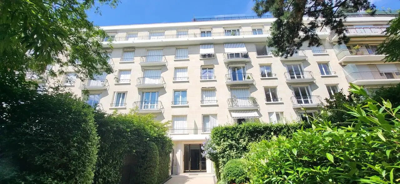 découvrez nos services professionnels de rénovation à neuilly-sur-seine pour transformer votre intérieur avec qualité et savoir-faire.