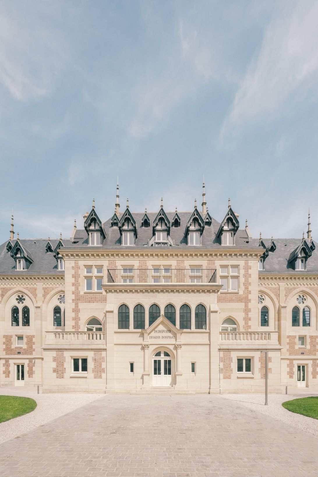 découvrez nos services de rénovation de luxe à levallois-perret : conception sur-mesure, matériaux haut de gamme et finitions d'exception pour transformer votre intérieur avec élégance.