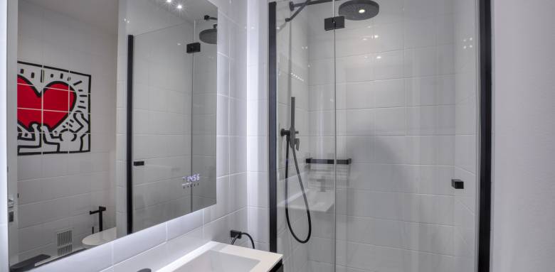 découvrez notre guide étape par étape pour réussir la rénovation de votre salle de bains à paris. conseils pratiques, astuces et inspirations pour un projet réussi.