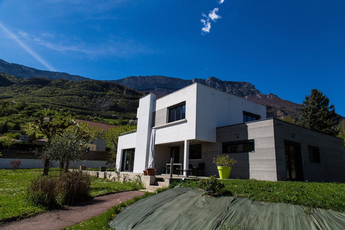 découvrez le tarif pour une extension de maison de 20 m² avec toit plat : prix au m², facteurs influençant le coût, conseils pour estimer votre budget et réussir votre projet.