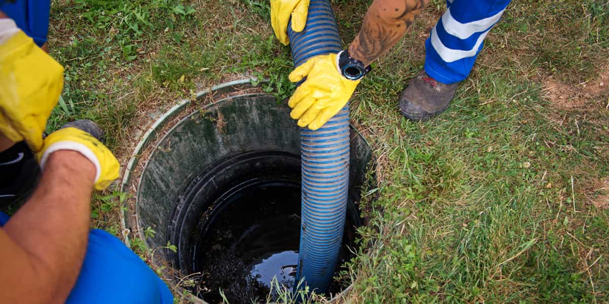 service de vidange de fosse septique à sainte-mesme : intervention rapide, entretien professionnel, devis gratuit. garantissez le bon fonctionnement de votre installation avec nos experts locaux.